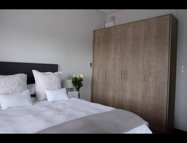 2 BEDROOM APARTMENT FOR SALE IN MENLO PARK